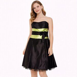 Jessica McClintock junior party flare black and green dress Size: 5.